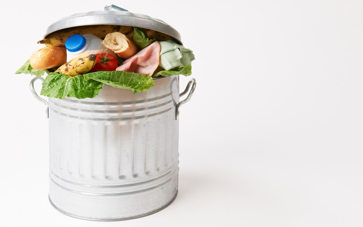 food_in_garbage_can