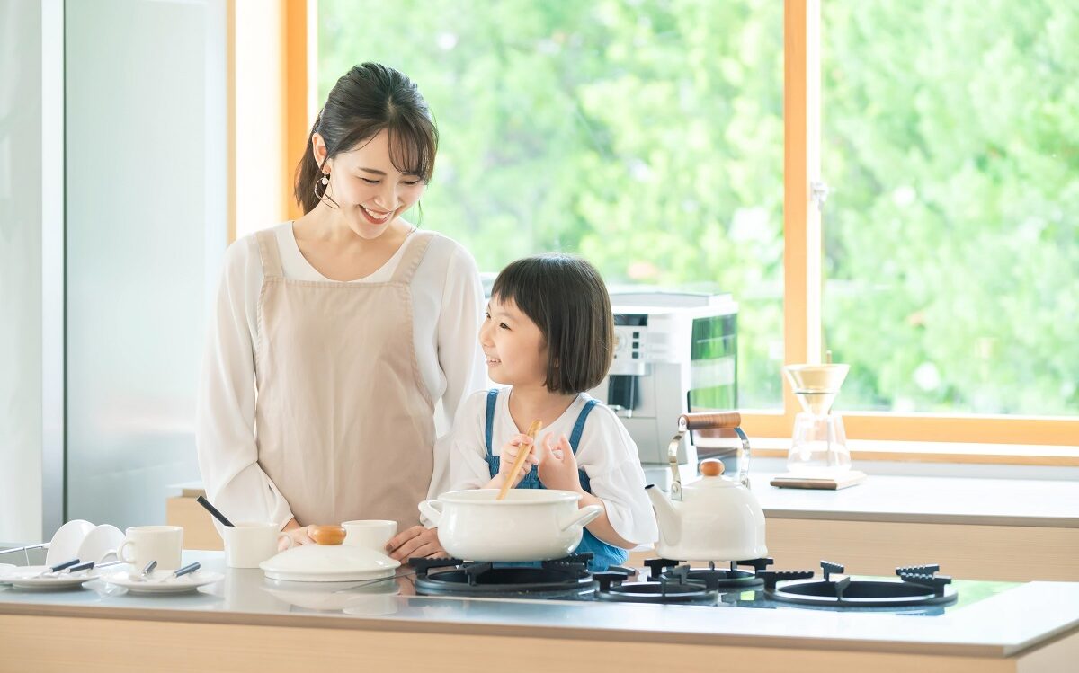 cooking-with-mother-and-child